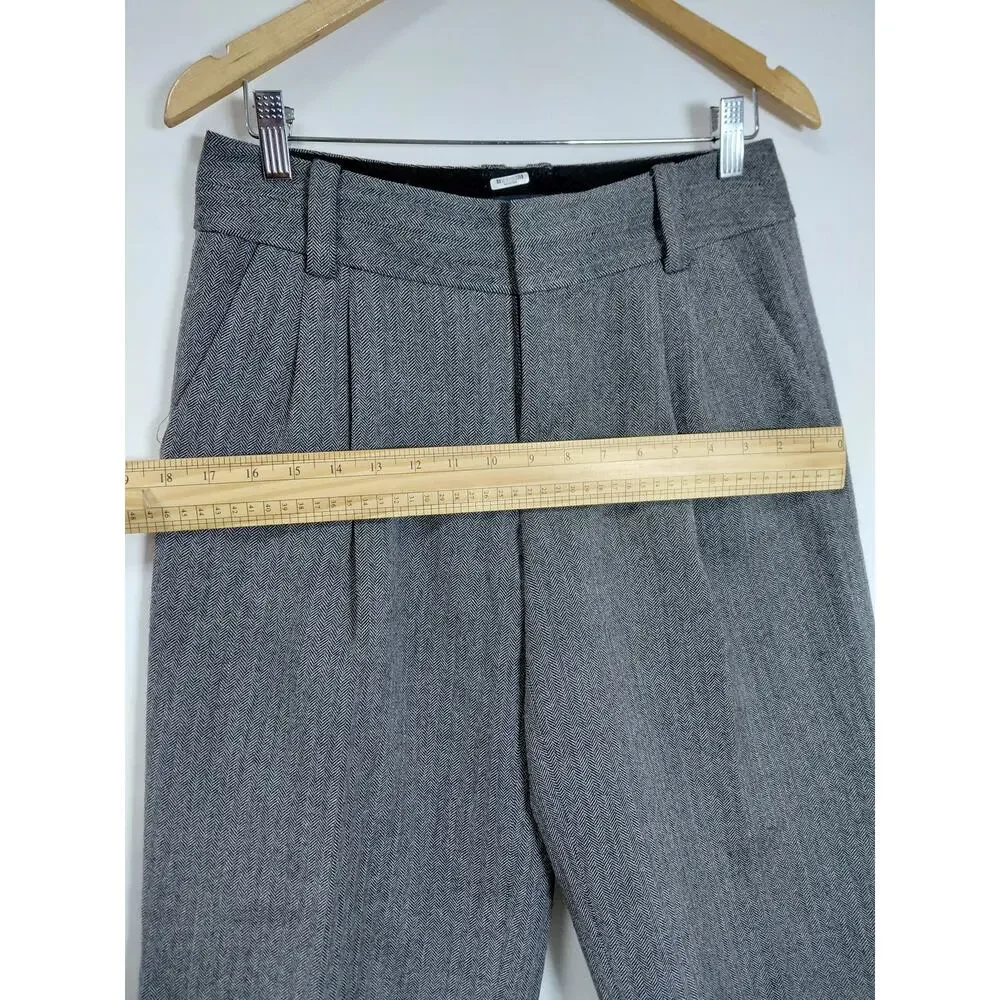 Banana Republic Martin 100% Wool Gray Pleated Bermuda Shorts Women Size 4